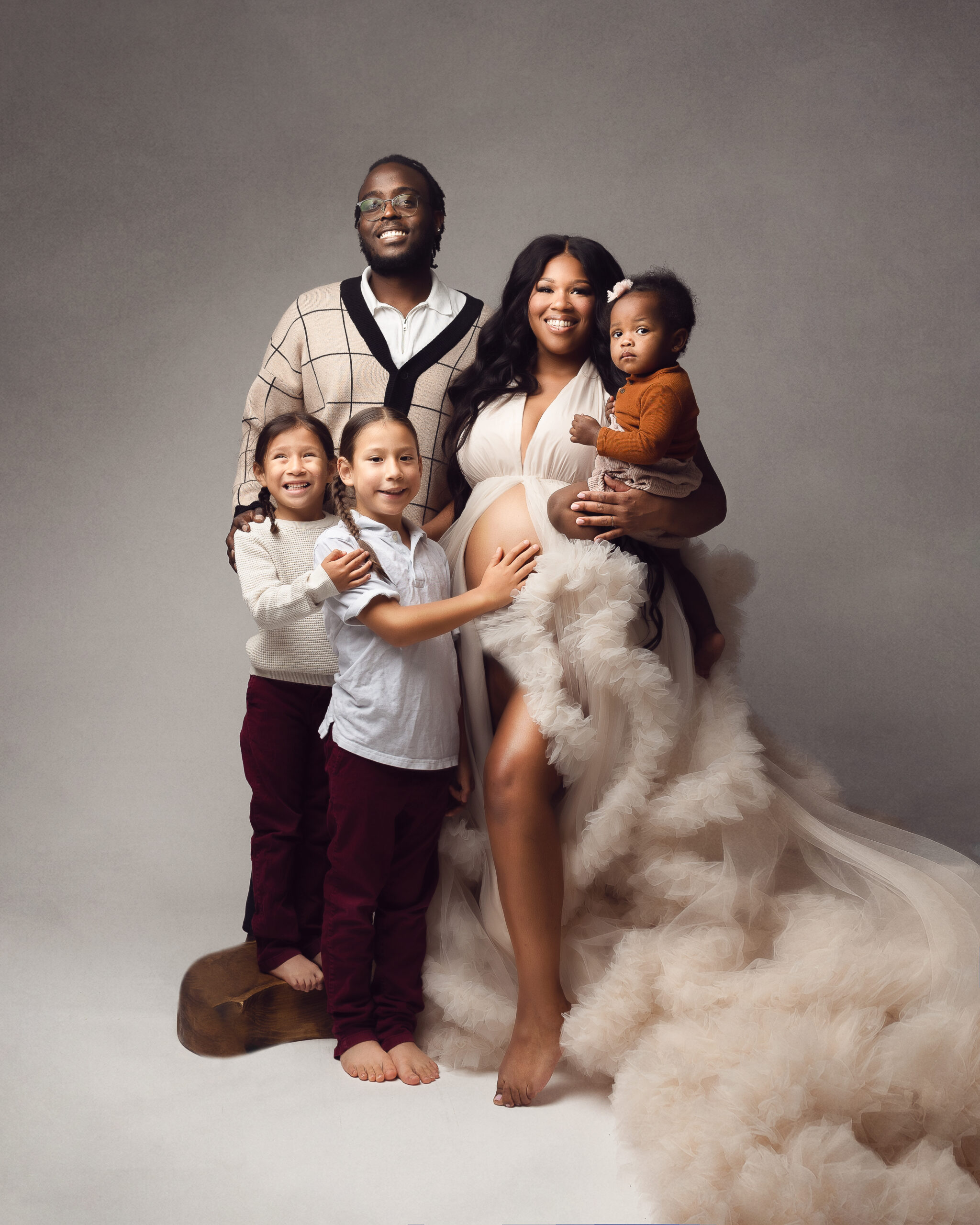 Yeg family at their maternity photoshoot